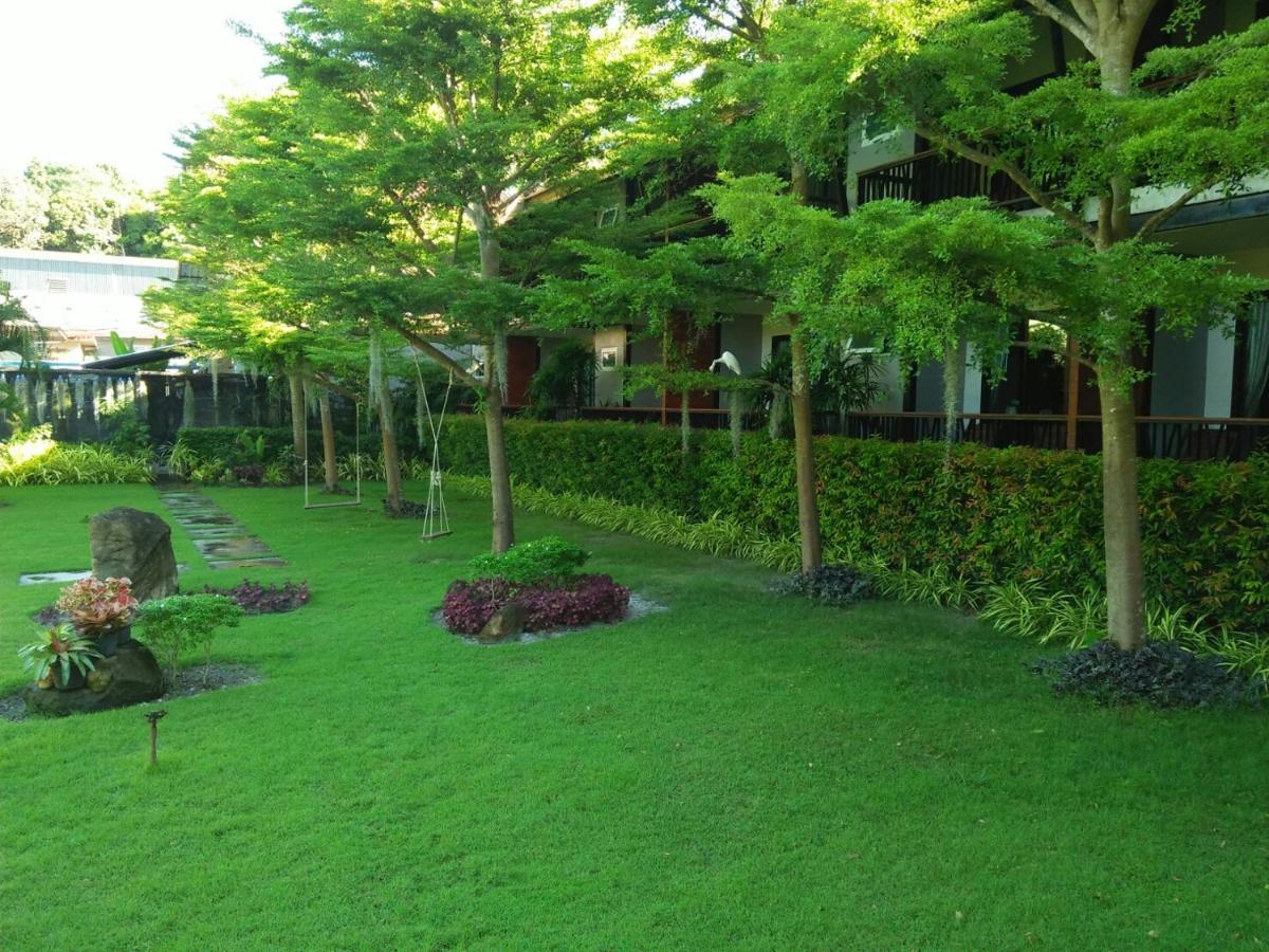 The Breeze Lipe Resort Екстер'єр фото
