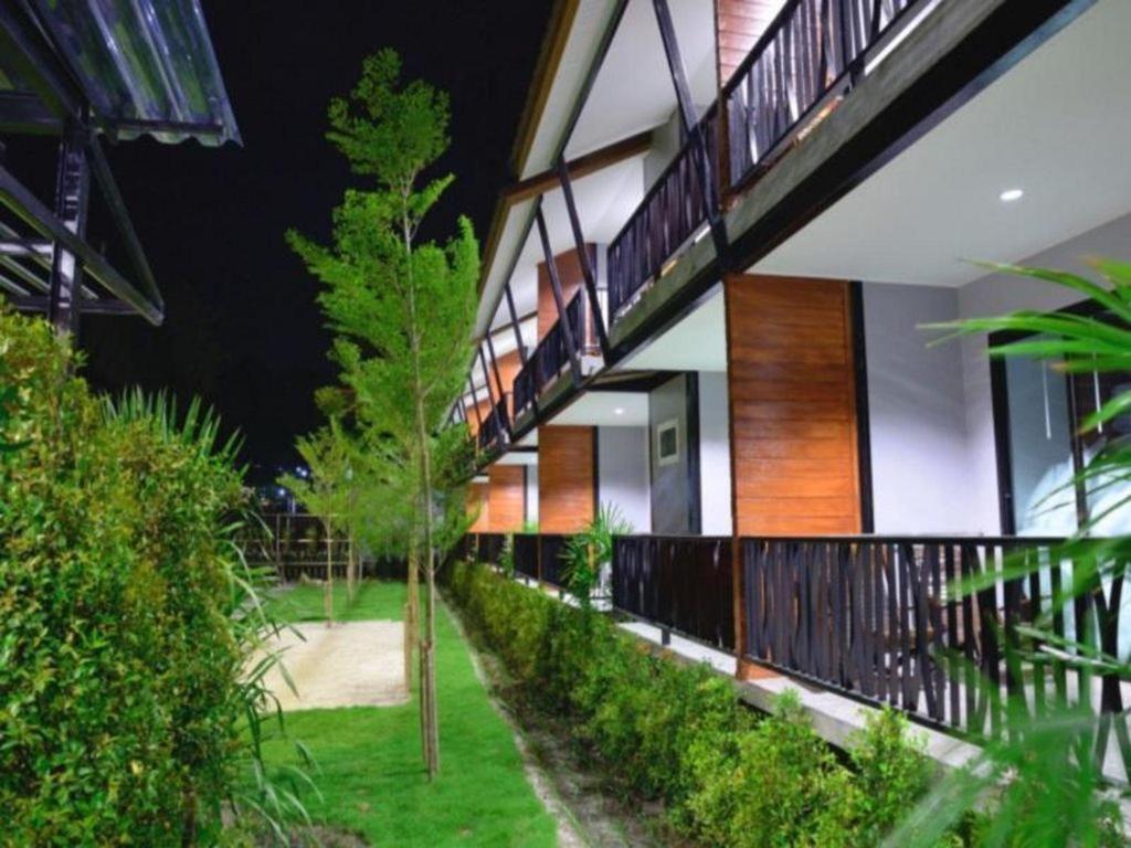 The Breeze Lipe Resort Екстер'єр фото