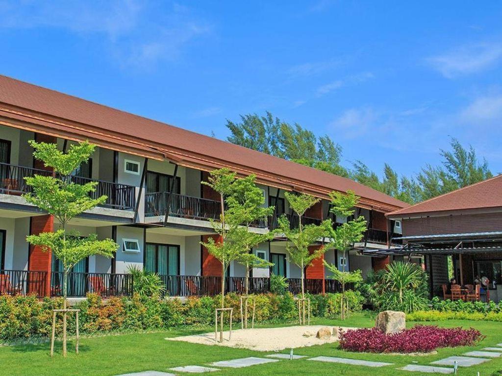 The Breeze Lipe Resort Екстер'єр фото