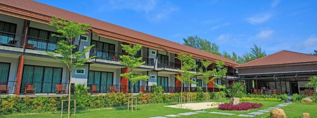 The Breeze Lipe Resort Екстер'єр фото